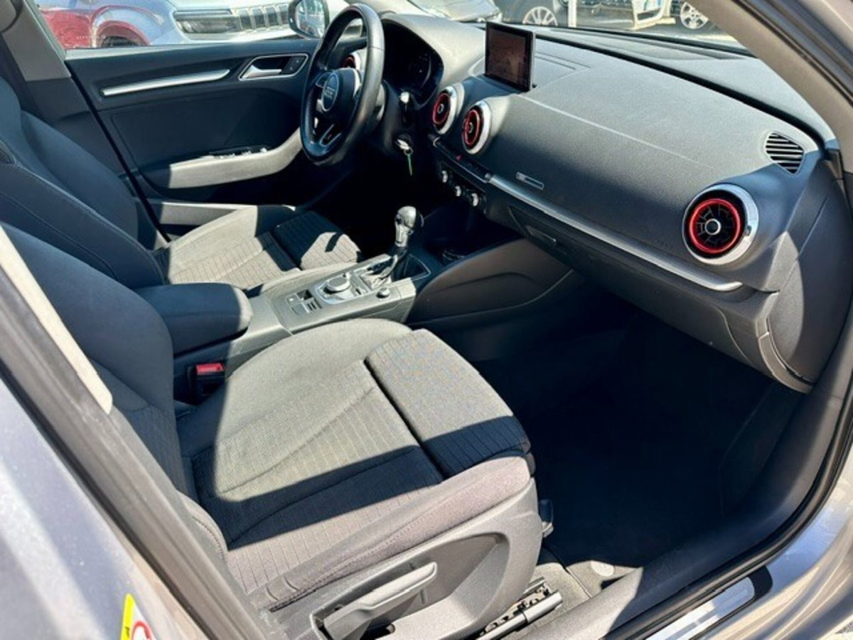 Audi A3 Sportback 1.6 TDI 116 CV S tronic Sport (19)
