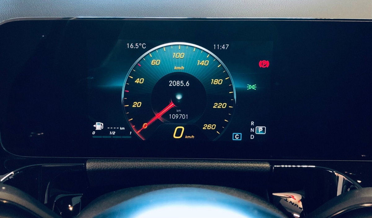 Mercedes-Benz GLA SUV 200 d Automatic Premium (14)