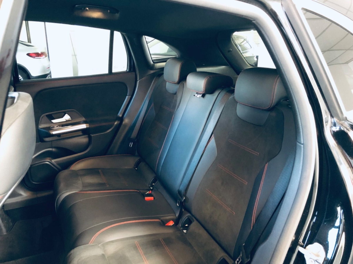 Mercedes-Benz GLA SUV 200 d Automatic Premium (17)
