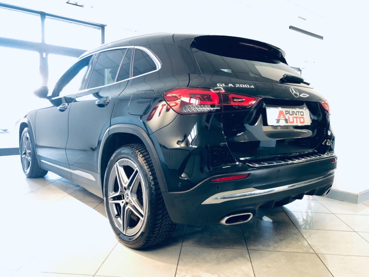 Mercedes-Benz GLA SUV 200 d Automatic Premium (4)