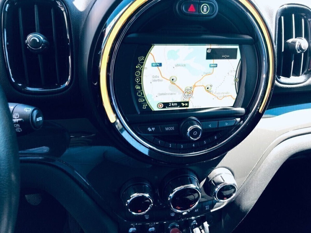MINI Mini Countryman 2.0 Cooper D Countryman (2)