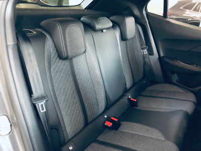 Peugeot 2008 1.2 turbo Allure 100cv (13)