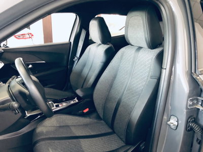 Peugeot 2008 1.2 turbo Allure 100cv (16)