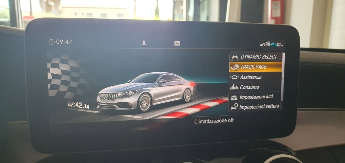 Mercedes-Benz Classe C Coupé 63 AMG Coupé S (4)