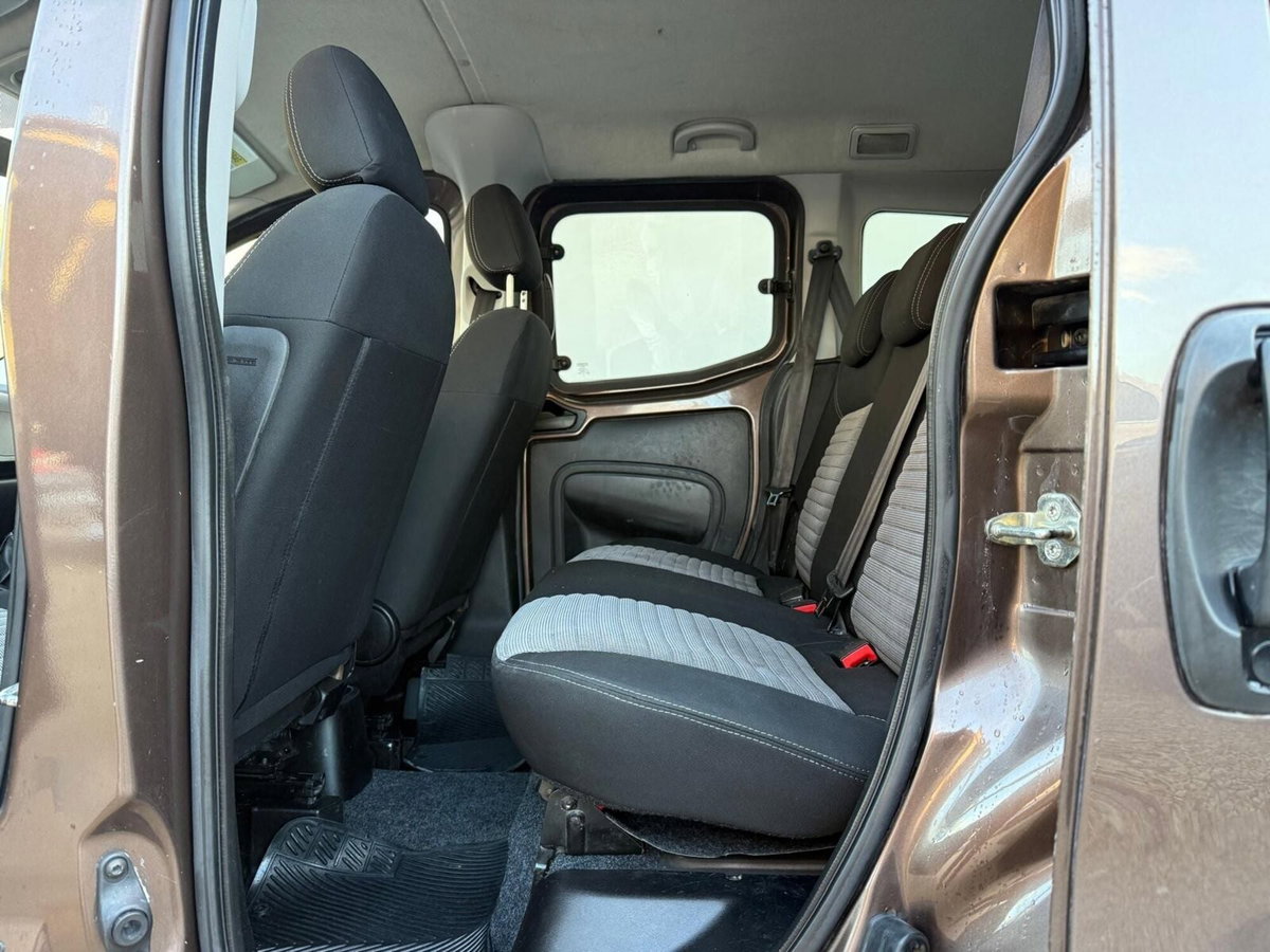 Fiat Qubo 1.3 MJT 95 CV Trekking (15)