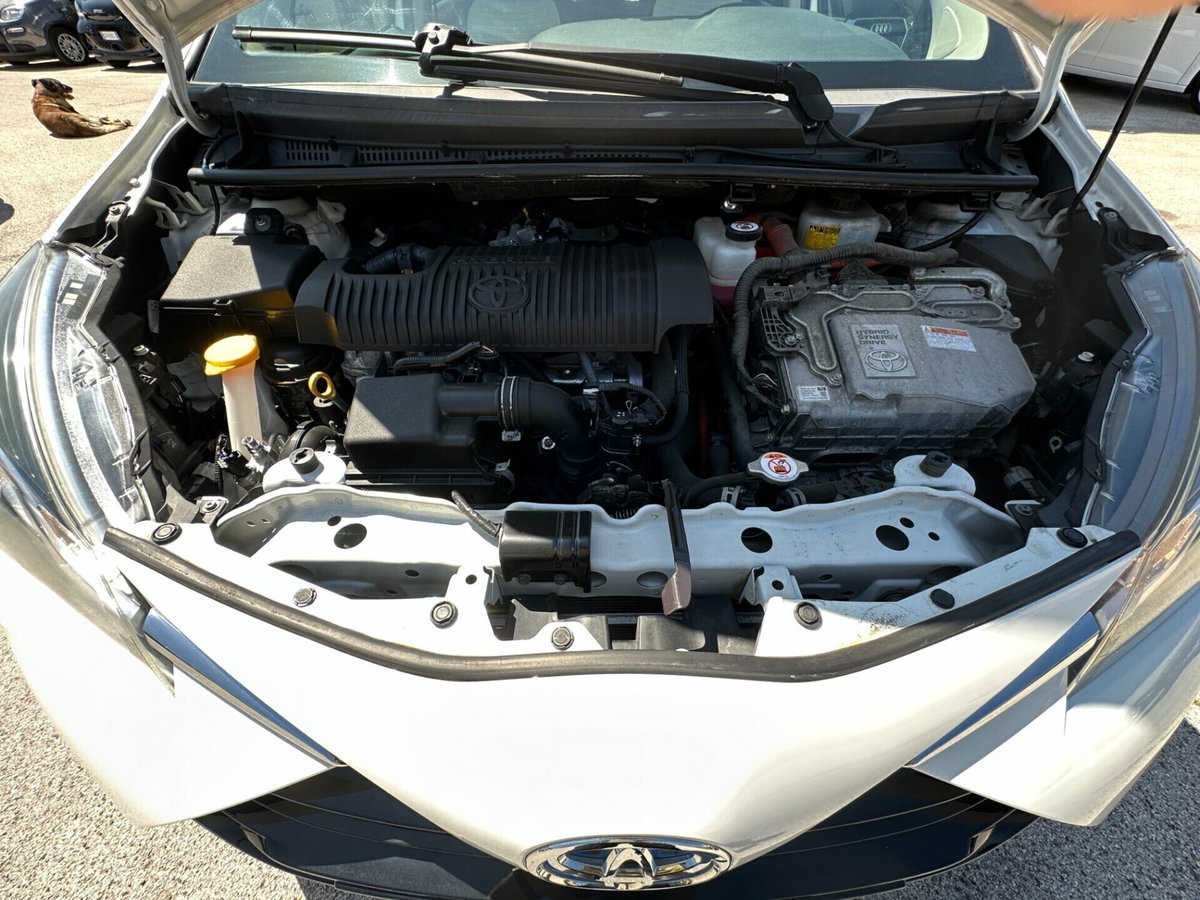 Toyota Yaris 1.5 Hybrid 5 porte Style (10)