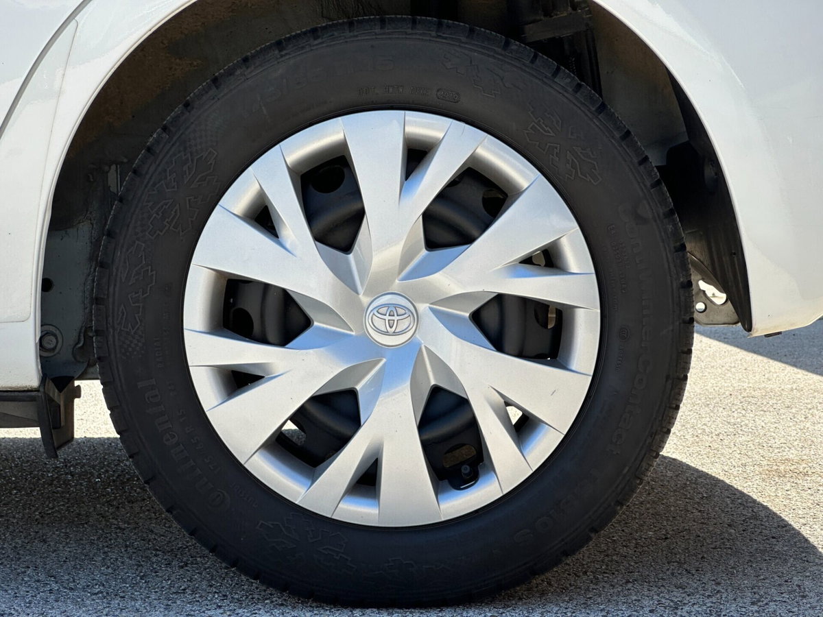 Toyota Yaris 1.5 Hybrid 5 porte Style (9)