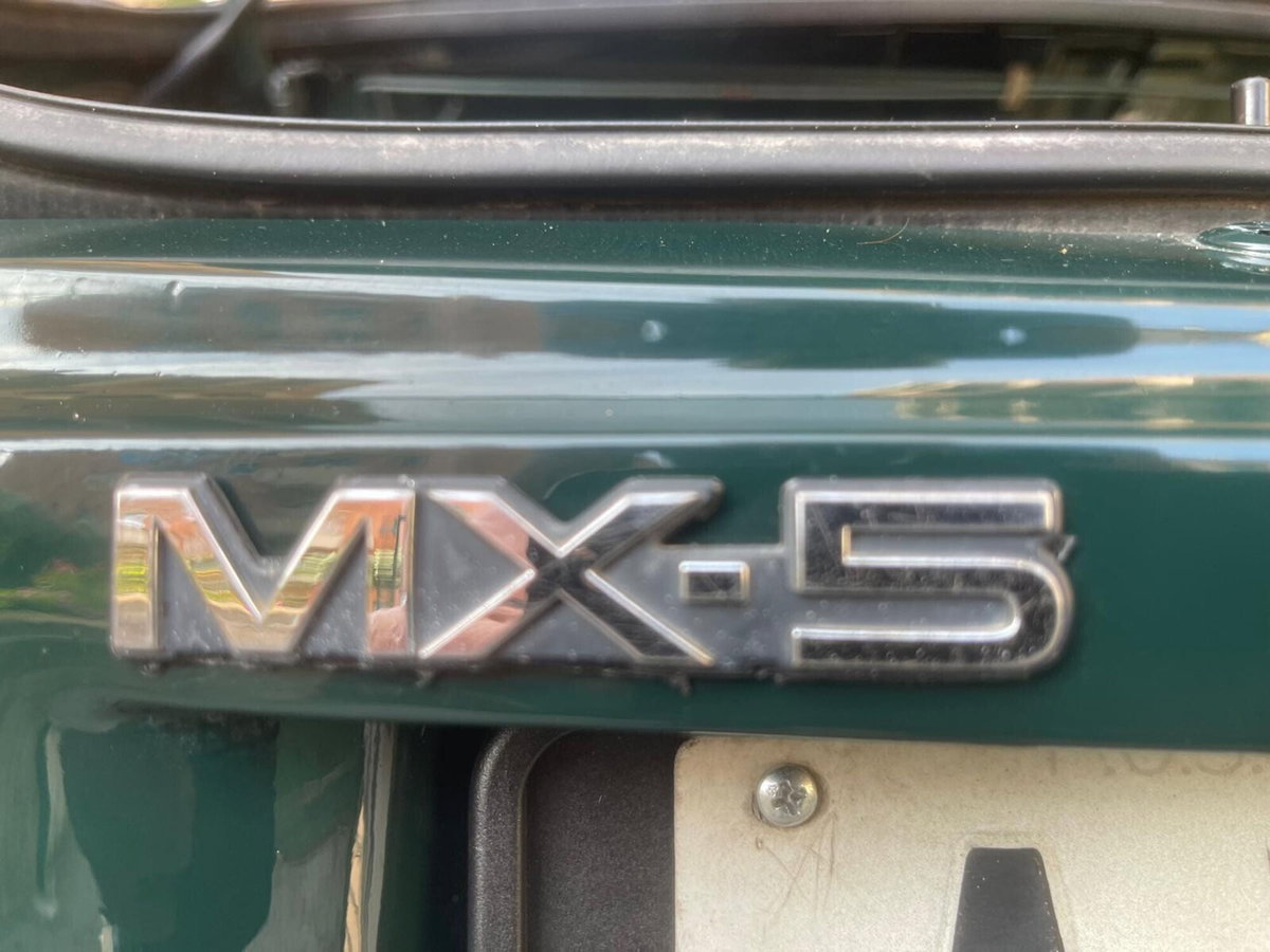 Mazda MX-5 1.6i 16V cat British Green (10)