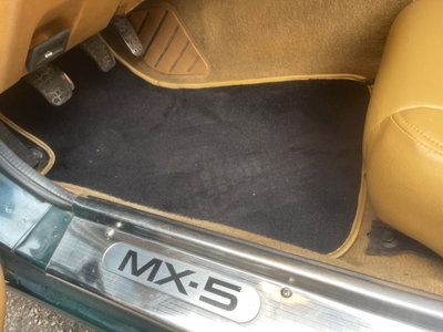 Mazda MX-5 1.6i 16V cat British Green (20)