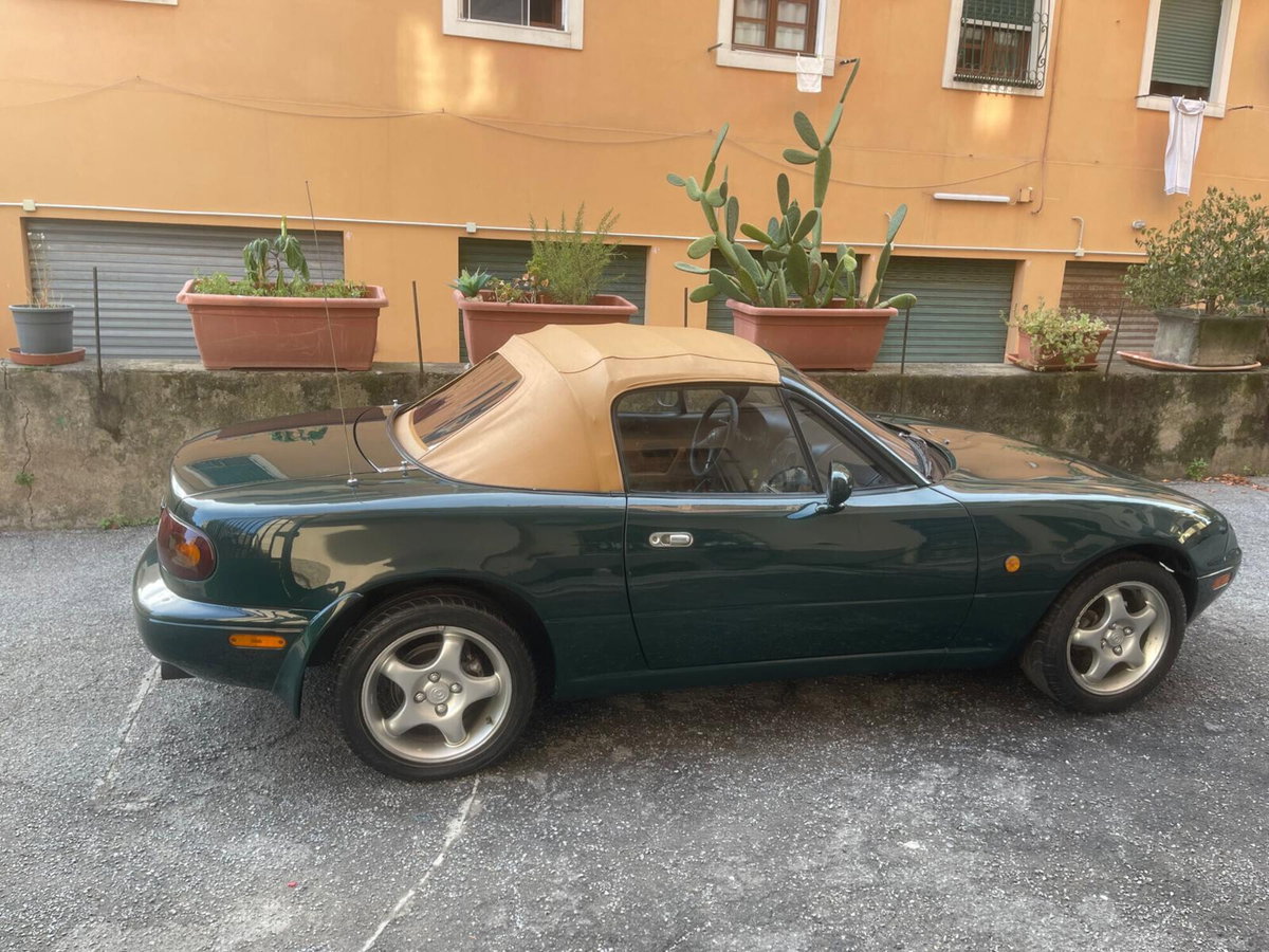 Mazda MX-5 1.6i 16V cat British Green (4)