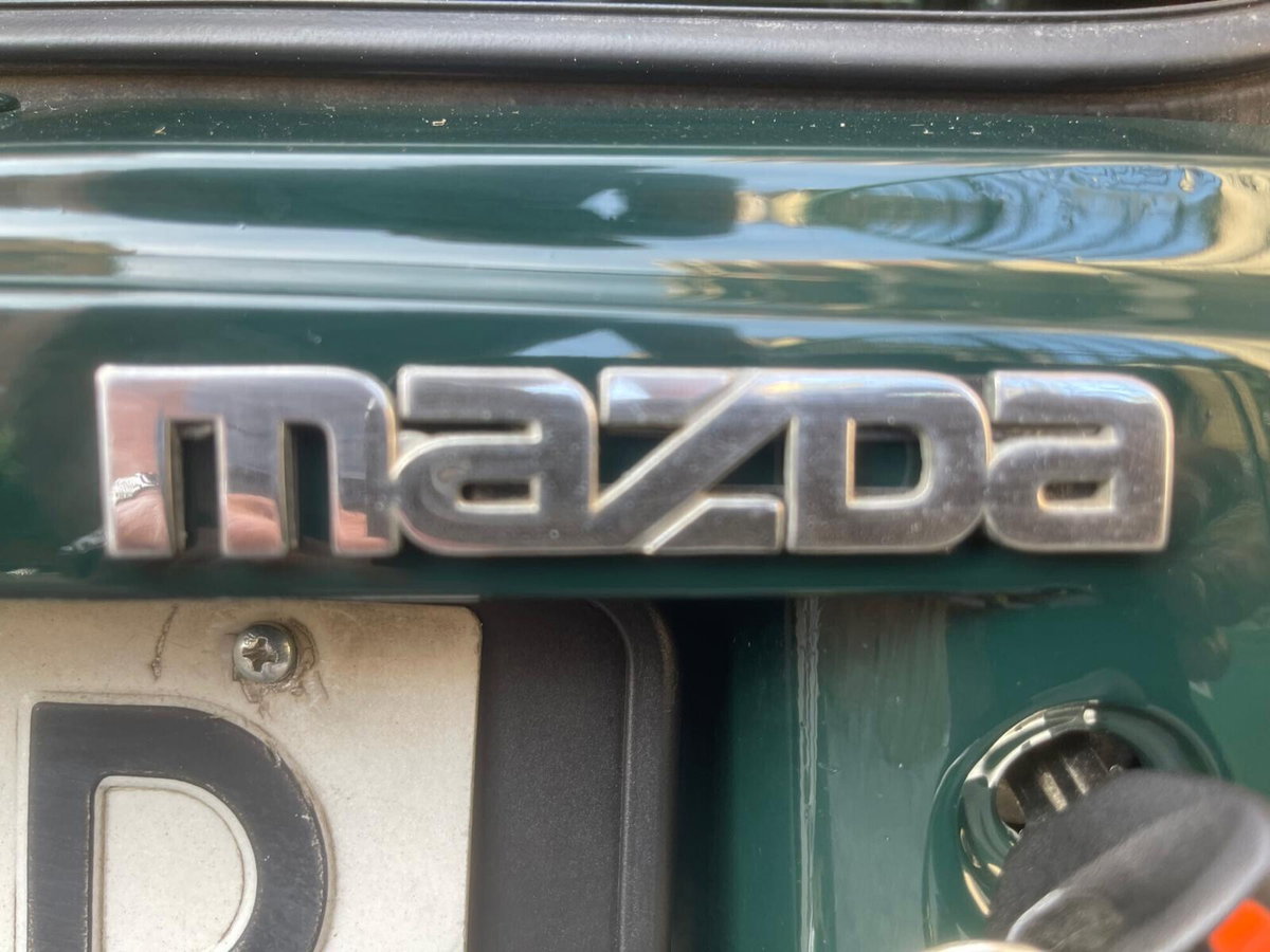 Mazda MX-5 1.6i 16V cat British Green (9)