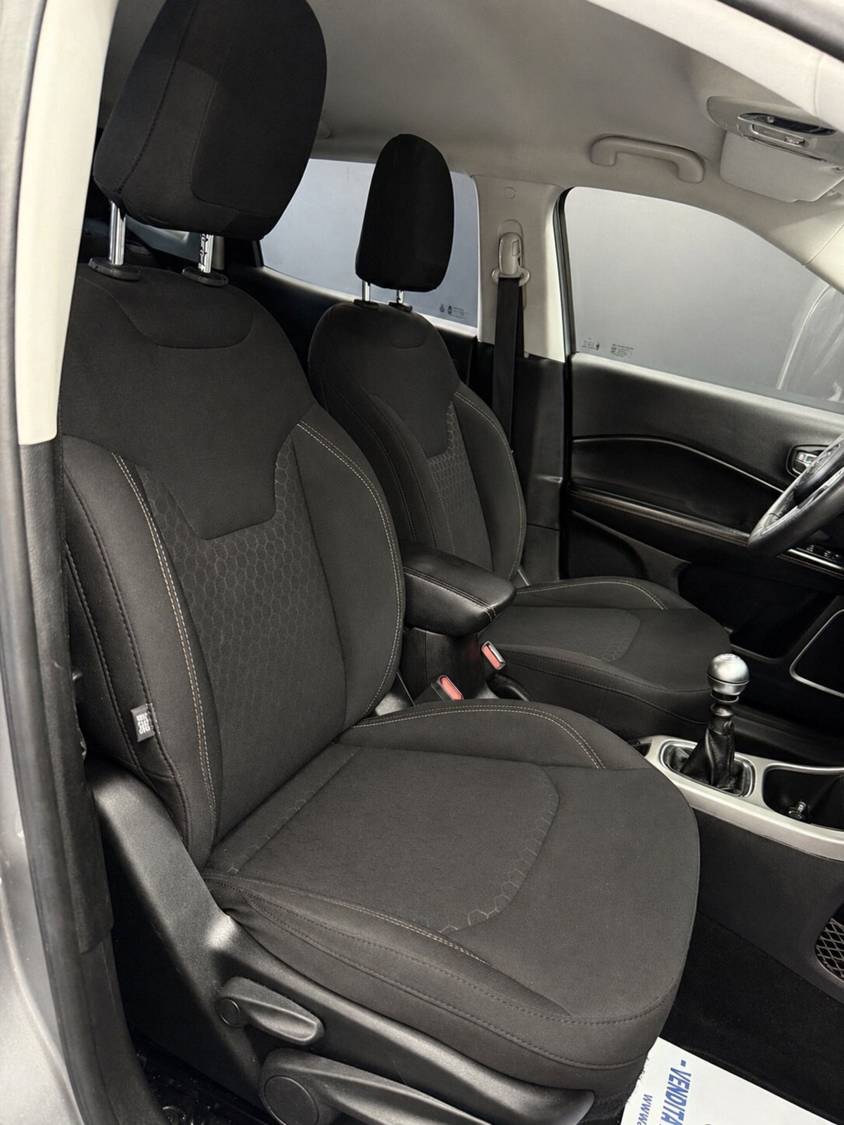 Jeep Compass 1.6 Multijet II 2WD Limited (15)