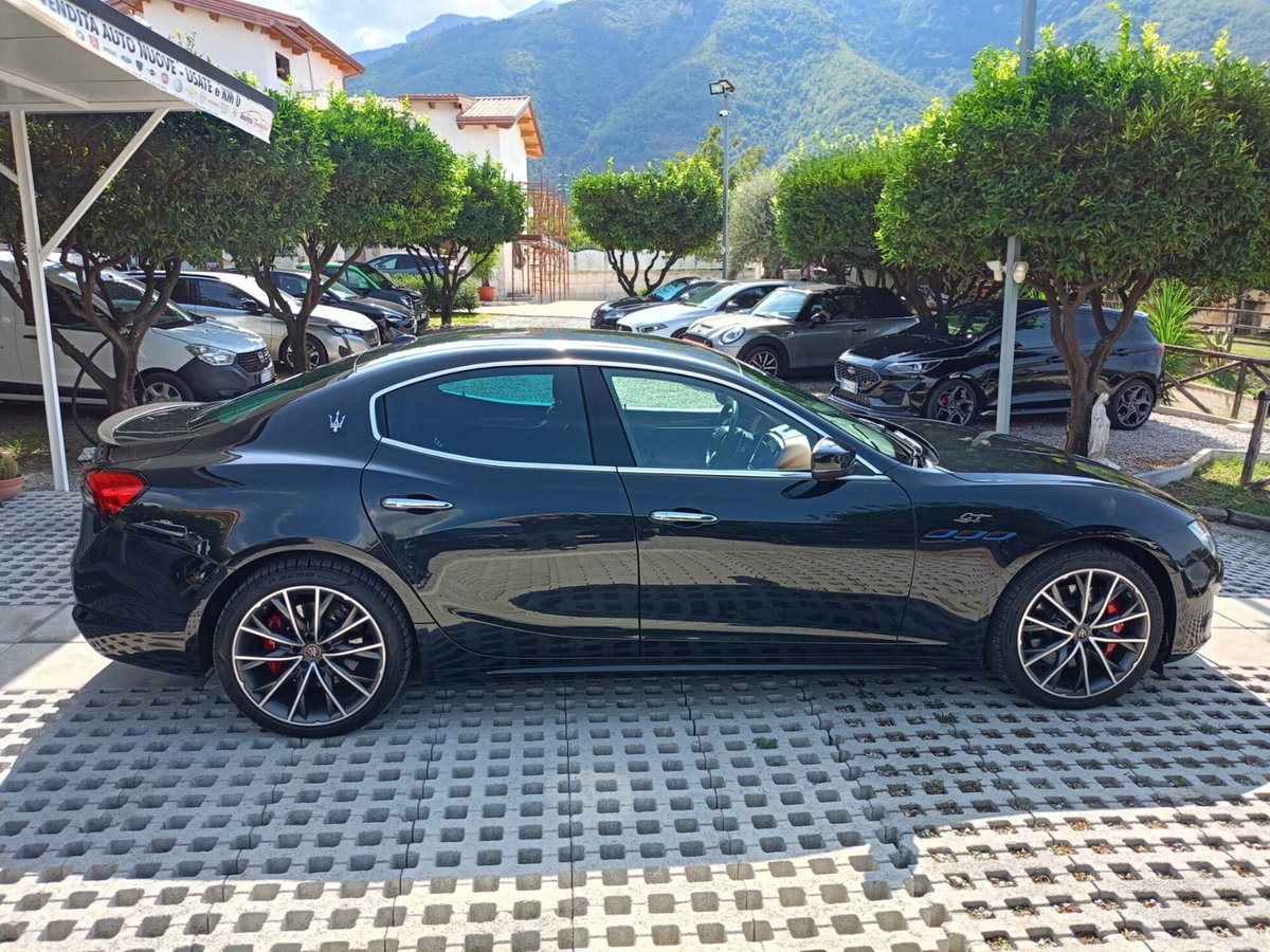 Maserati Ghibli Ghibli MHEV 330 CV GT (2)
