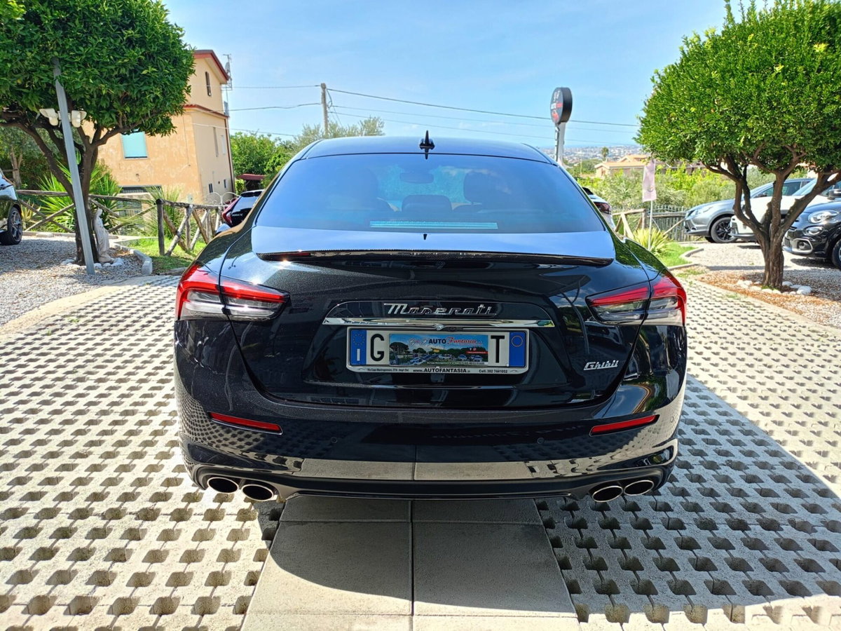 Maserati Ghibli Ghibli MHEV 330 CV GT (6)