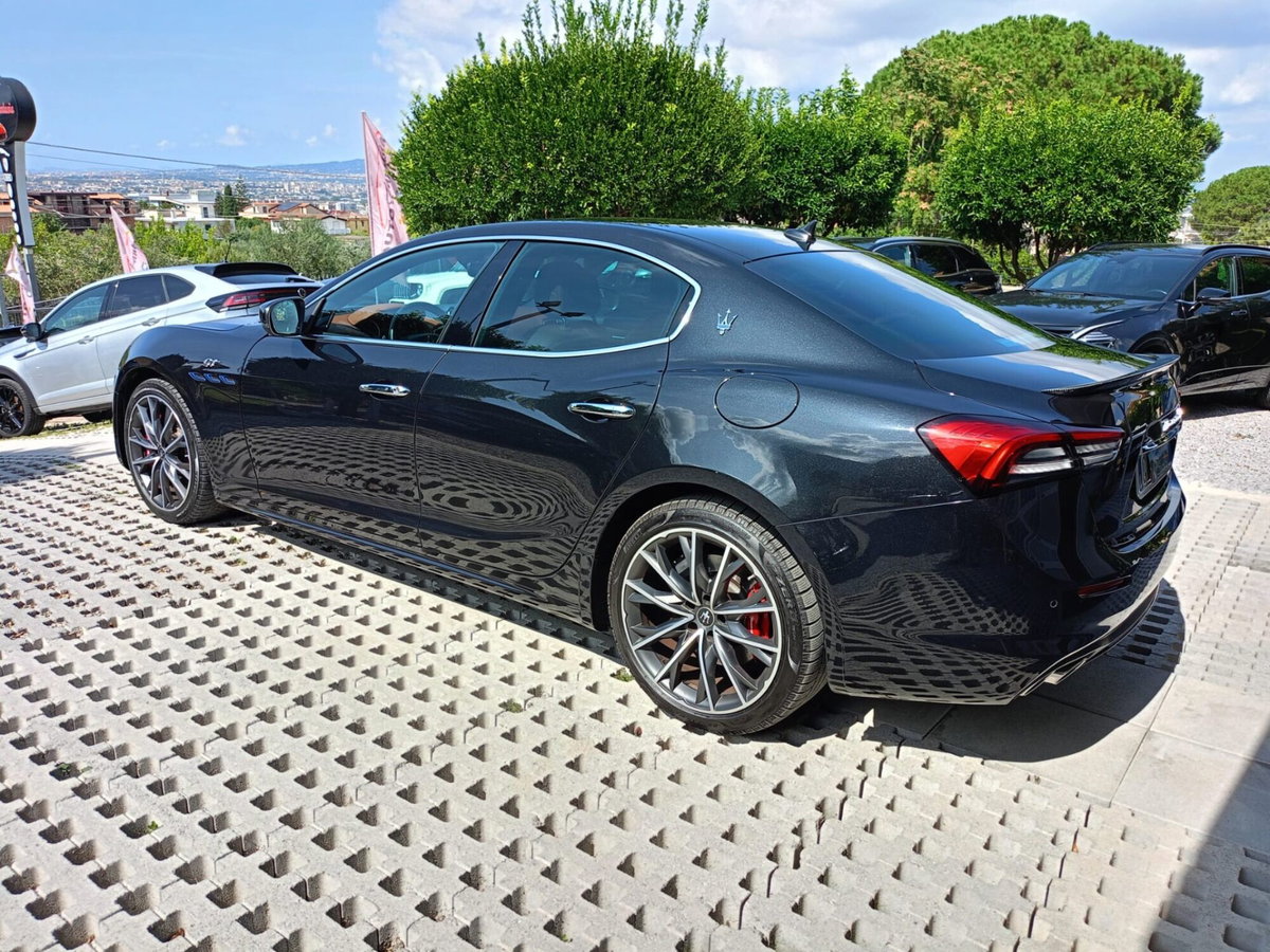 Maserati Ghibli Ghibli MHEV 330 CV GT (7)