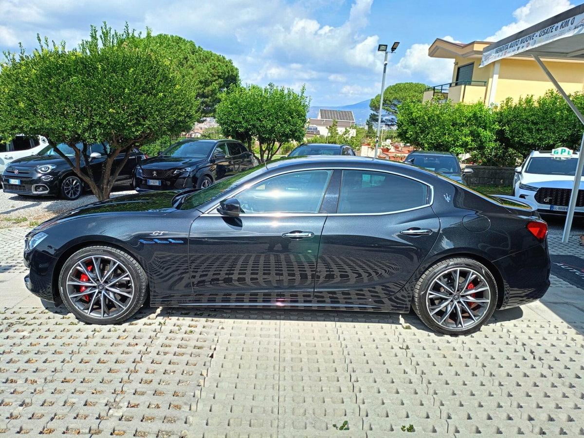 Maserati Ghibli Ghibli MHEV 330 CV GT (8)