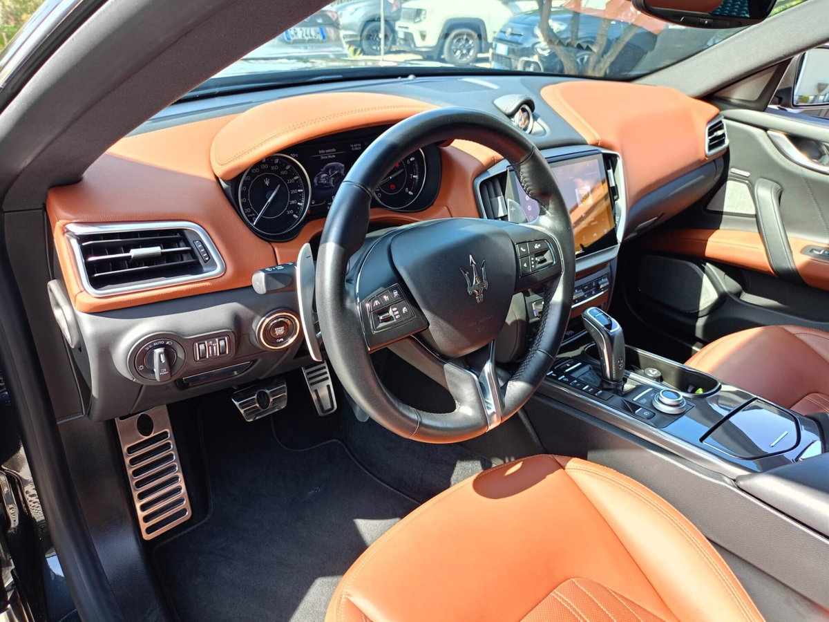 Maserati Ghibli Ghibli MHEV 330 CV GT (9)