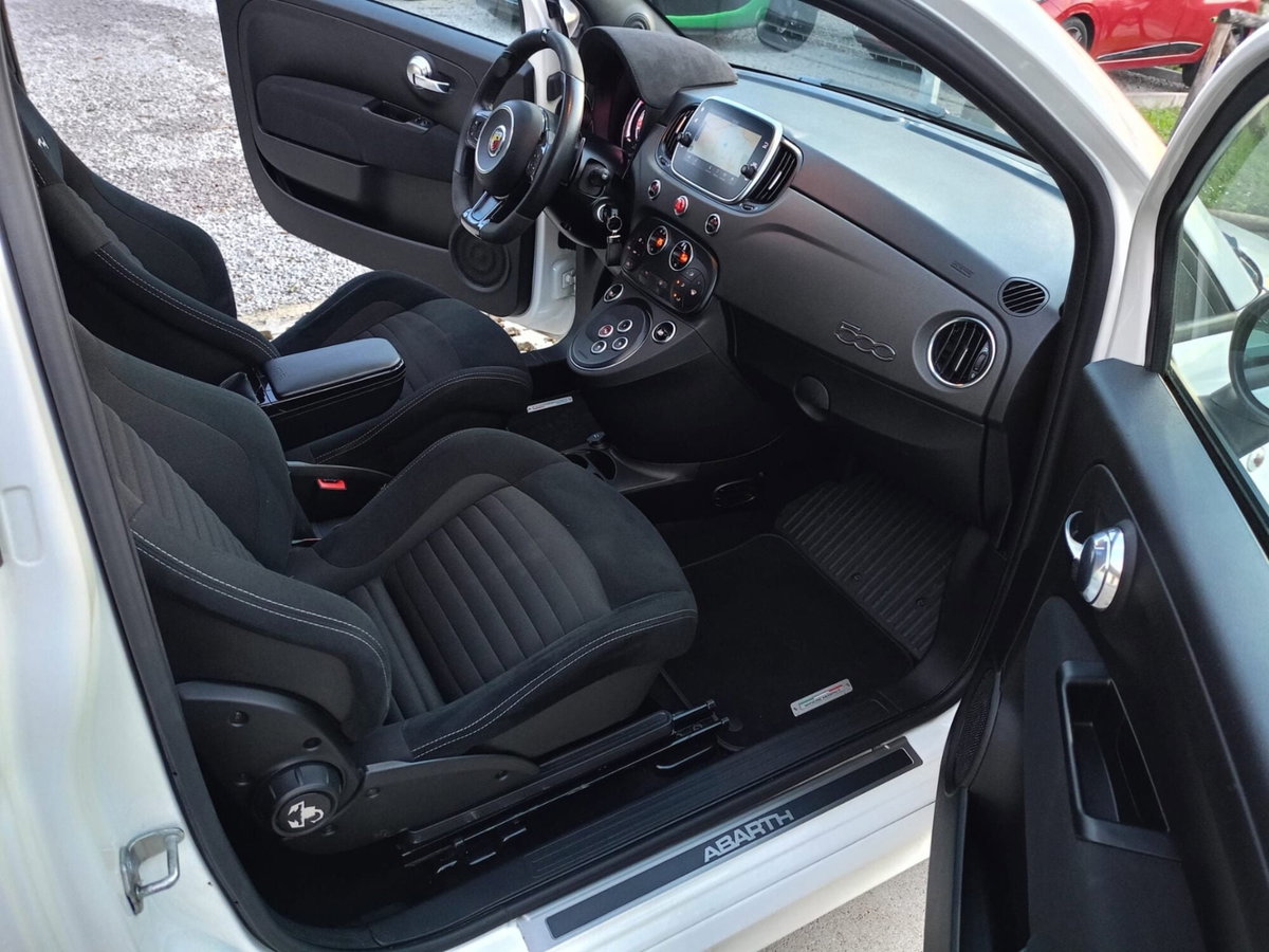 Abarth 595 595 1.4 Turbo T-Jet 180 CV Competizione (11)