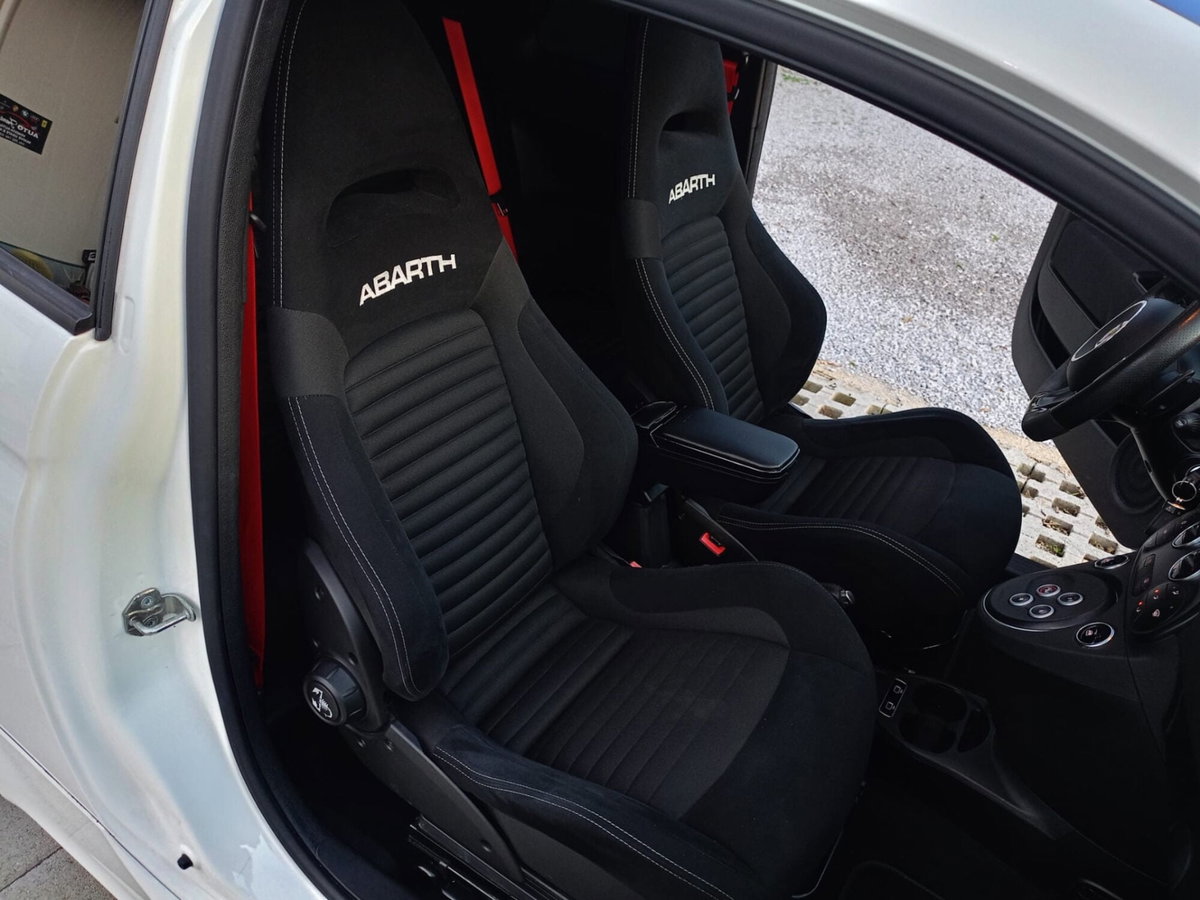 Abarth 595 595 1.4 Turbo T-Jet 180 CV Competizione (13)