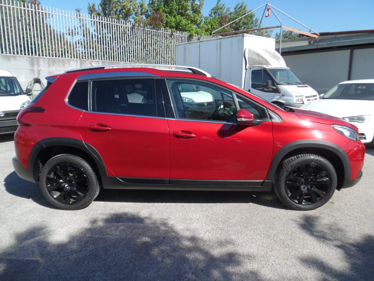 Peugeot 2008 BlueHDi 100 S&S Allure (8)
