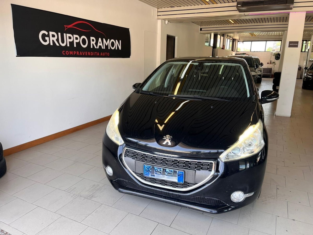 Peugeot 208 e-HDi 115 CV Stop&Start 5 porte Allure (2)