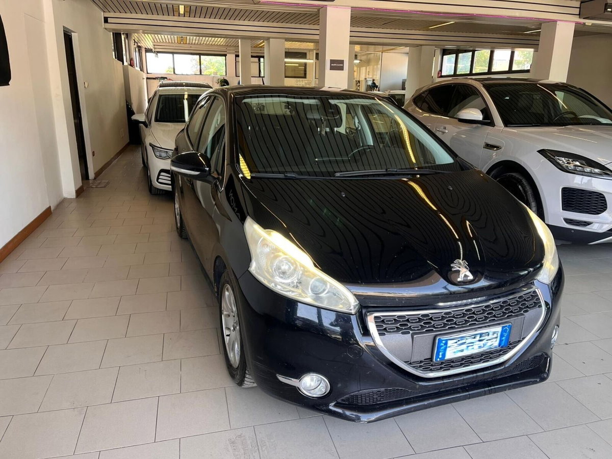Peugeot 208 e-HDi 115 CV Stop&Start 5 porte Allure (3)