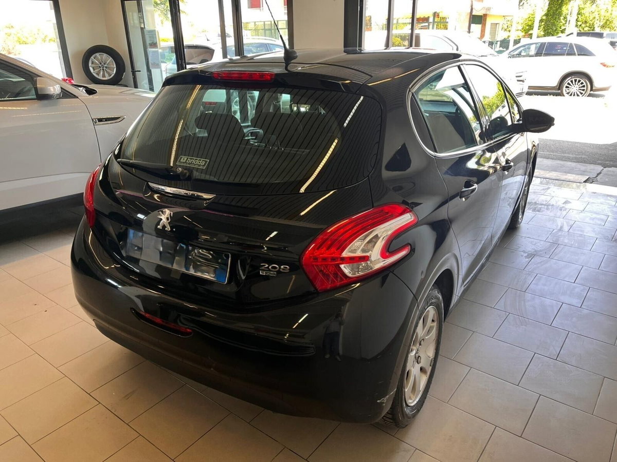 Peugeot 208 e-HDi 115 CV Stop&Start 5 porte Allure (4)