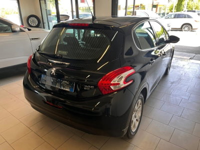Peugeot 208 e-HDi 115 CV Stop&Start 5 porte Allure (4)