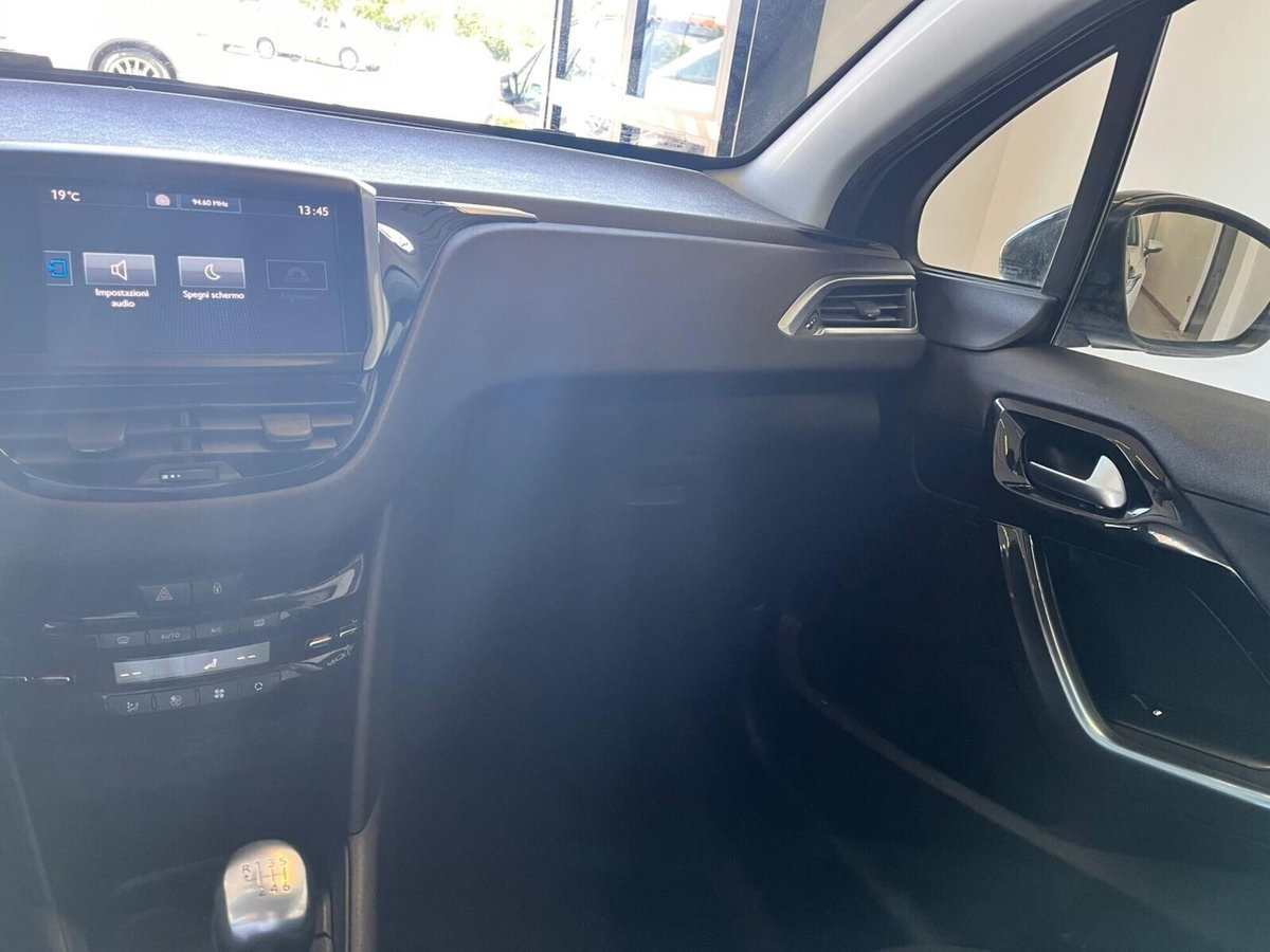 Peugeot 208 e-HDi 115 CV Stop&Start 5 porte Allure (8)