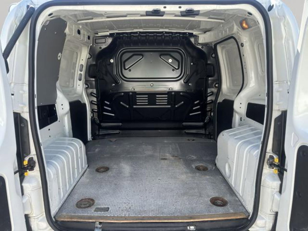 Fiat Fiorino combi N1 1.3 mjt 95cv Adventure (13)