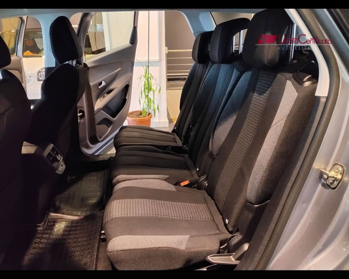 Peugeot 5008 BlueHDi 150 S&S Business (17)