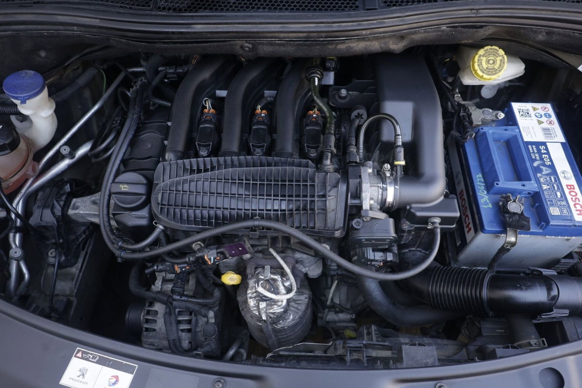 Peugeot 208 82 5p. GPL Active (19)