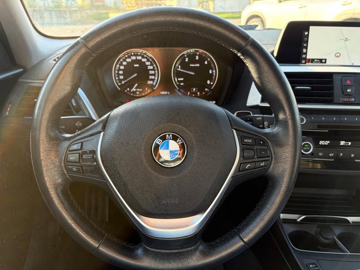 BMW Serie 1 5p. 118d 5p. Urban (9)