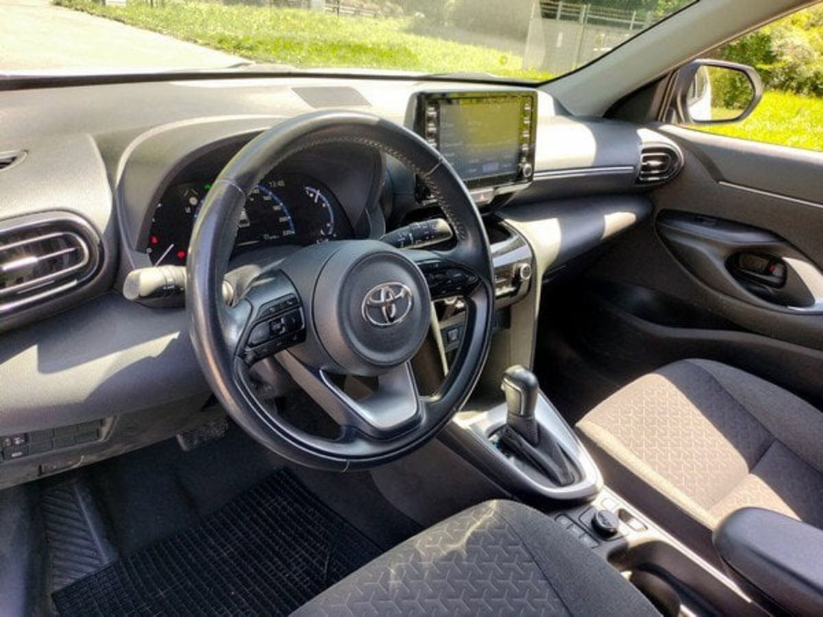 Toyota Yaris Cross Trend awd-i 115cv e-cvt (13)