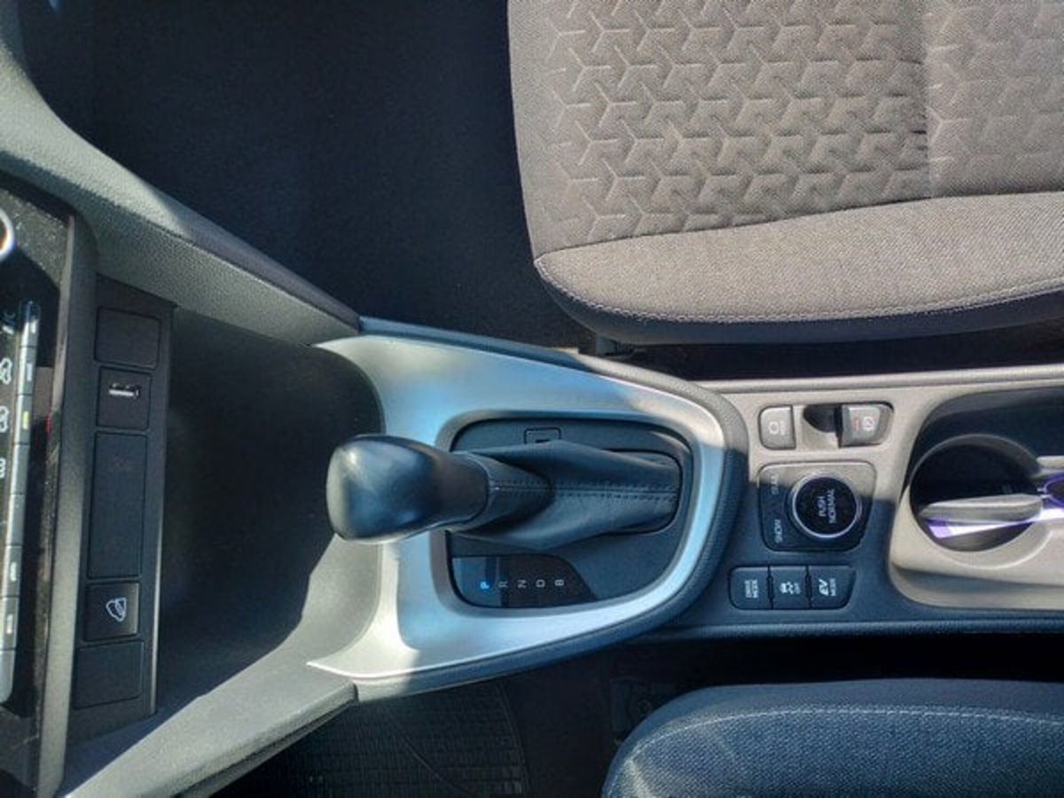 Toyota Yaris Cross Trend awd-i 115cv e-cvt (17)