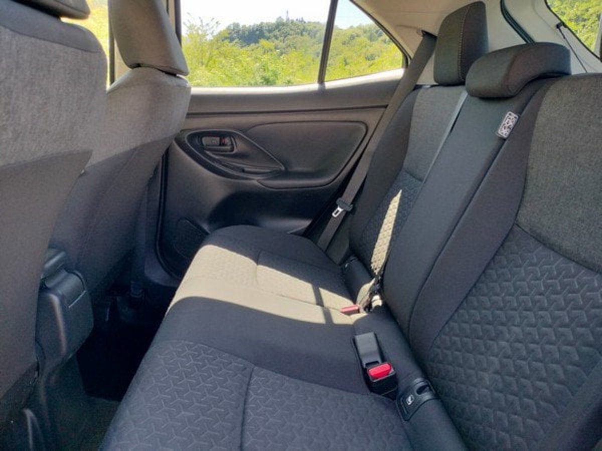 Toyota Yaris Cross Trend awd-i 115cv e-cvt (19)