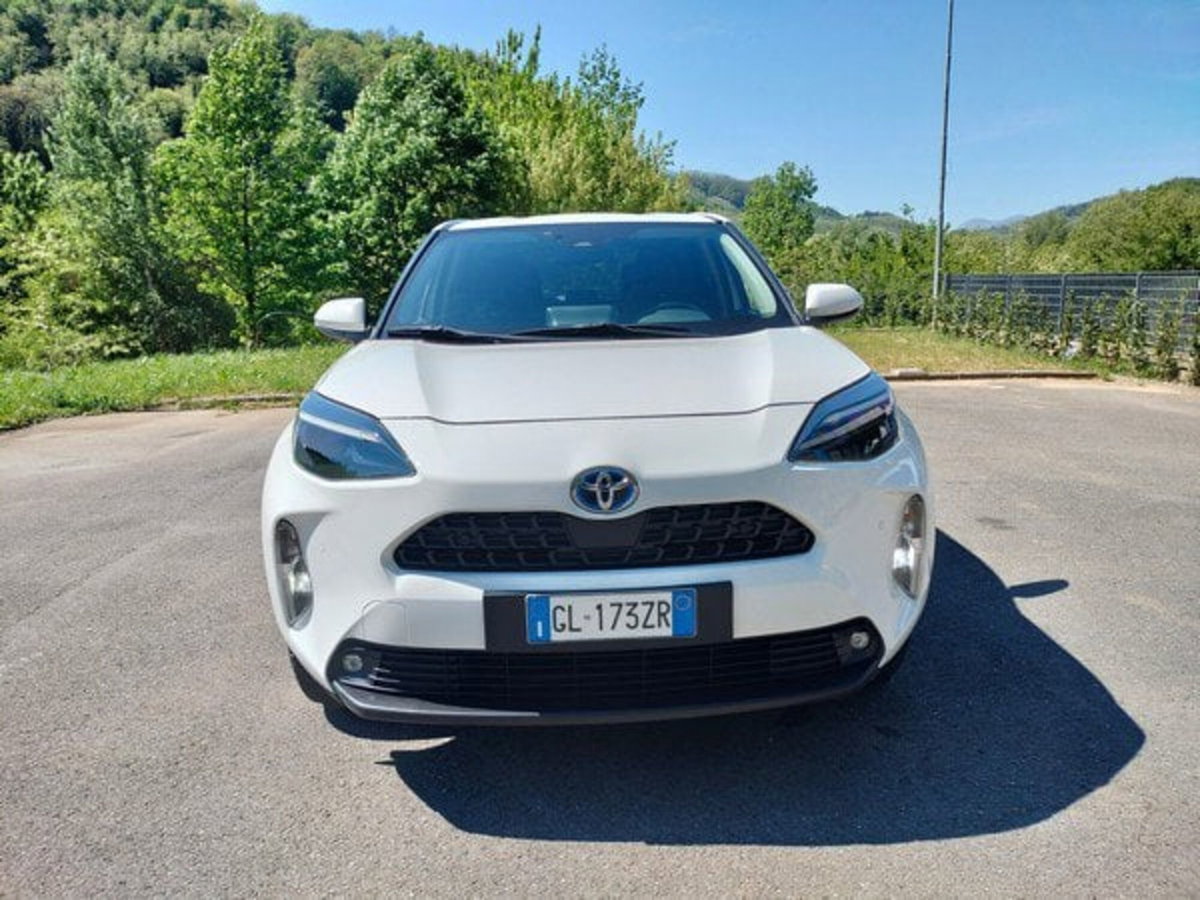 Toyota Yaris Cross Trend awd-i 115cv e-cvt (2)