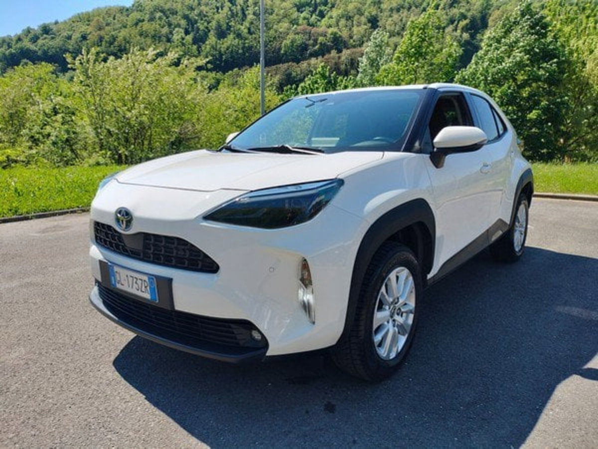 Toyota Yaris Cross Trend awd-i 115cv e-cvt (3)