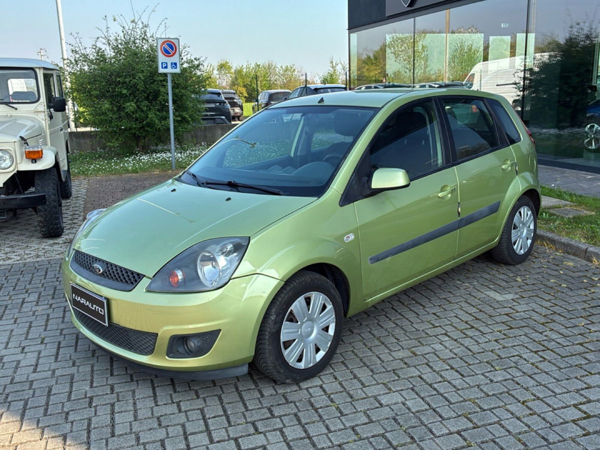 Ford Fiesta 1.2 16V 5p. Titanium (4)