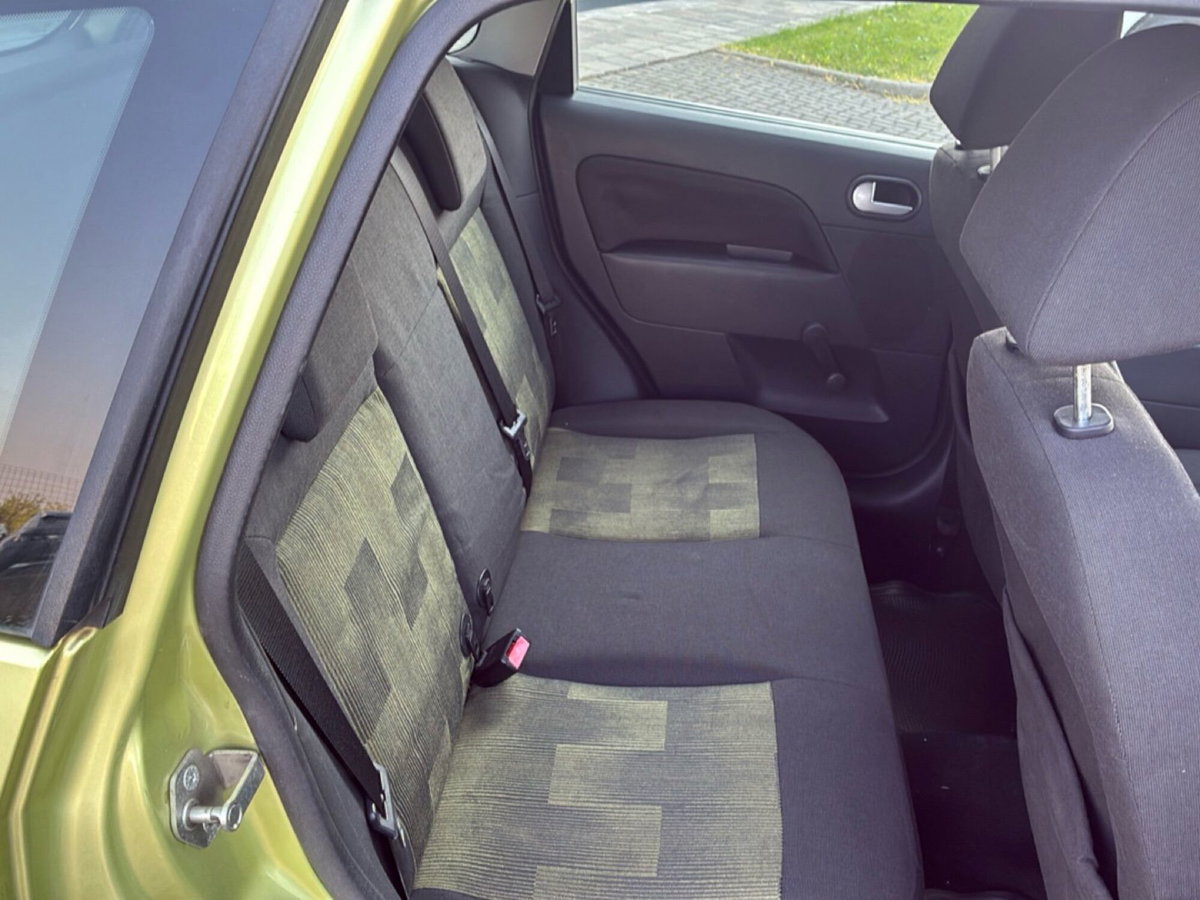Ford Fiesta 1.2 16V 5p. Titanium (8)