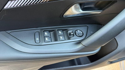 Peugeot 2008 1.2 puretech Allure s&s 100cv (16)