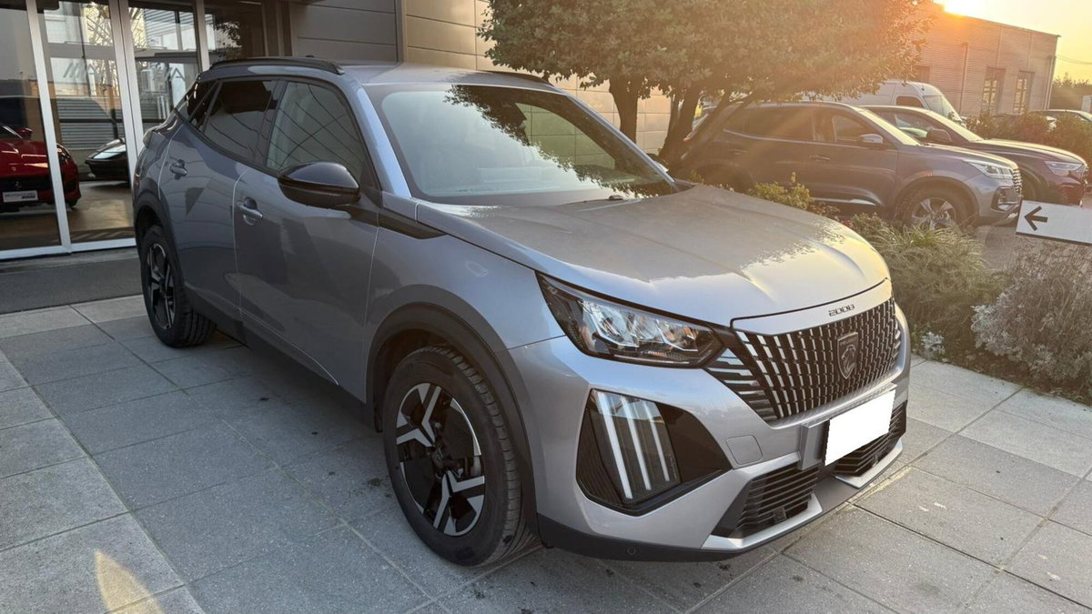 Peugeot 2008 1.2 puretech Allure s&s 100cv (3)