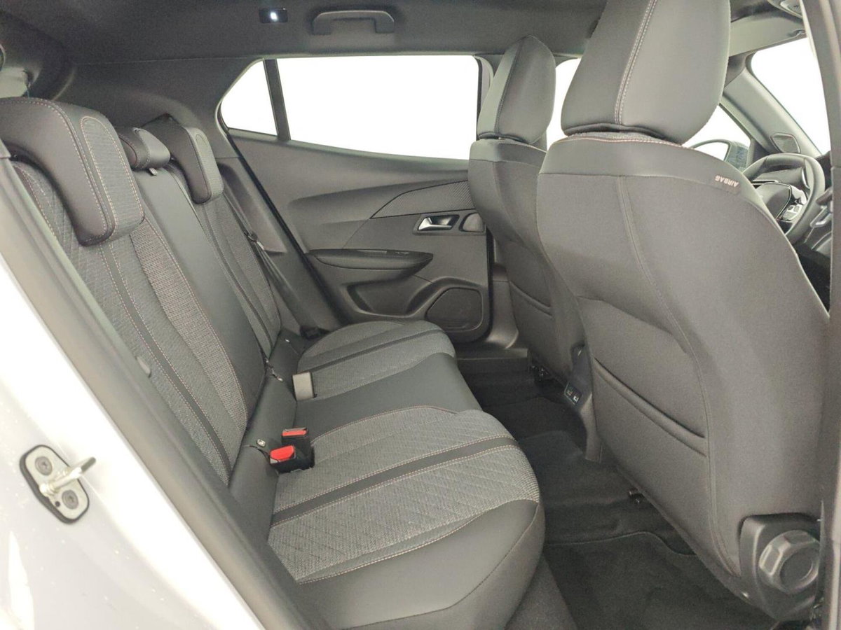 Peugeot 2008 PureTech 100 S&S Allure (15)