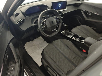 Peugeot 2008 PureTech 100 S&S Allure (9)