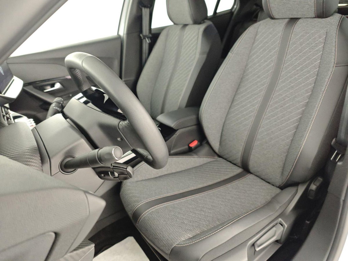 Peugeot 2008 PureTech 100 S&S Allure (11)