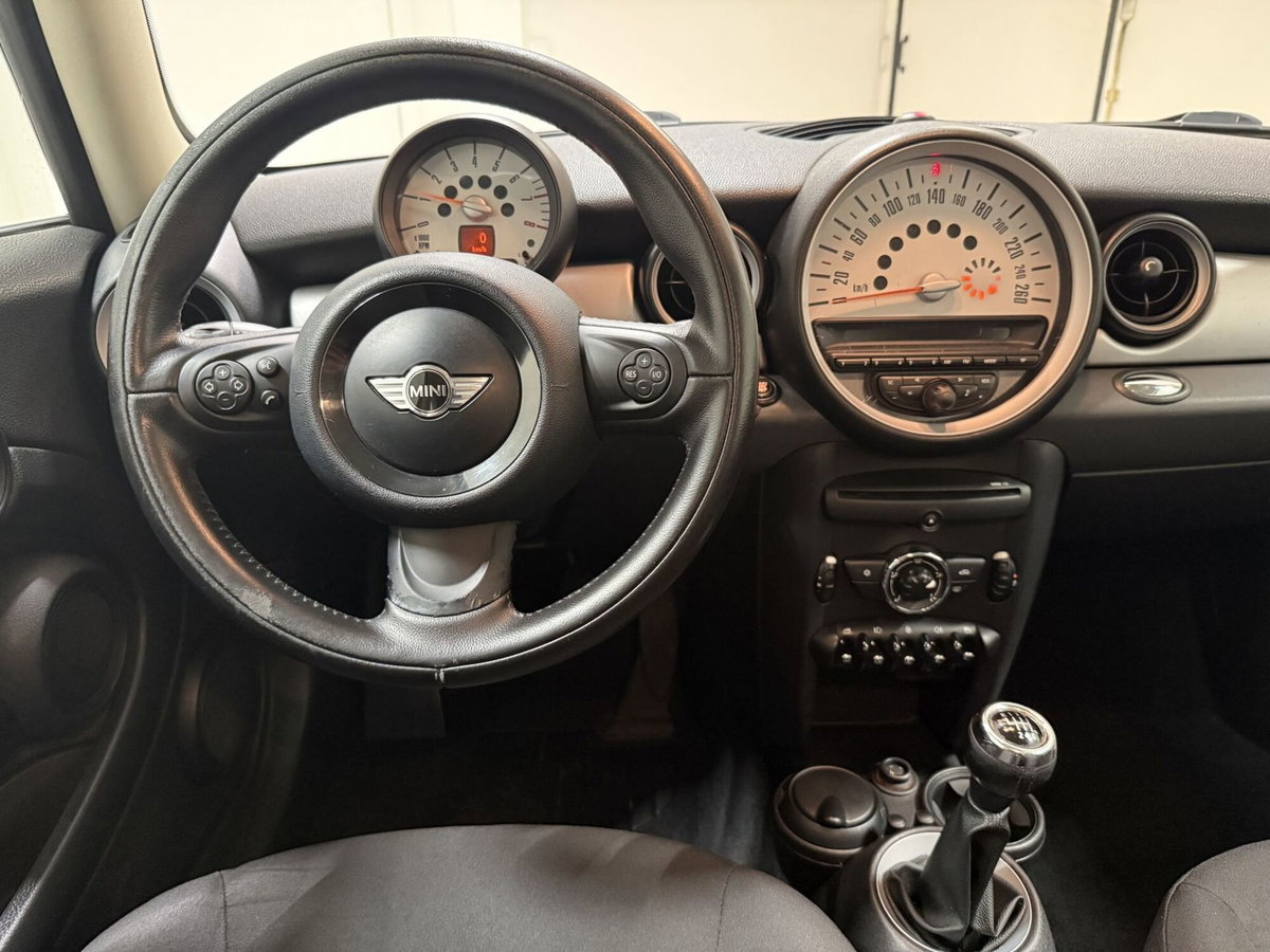 MINI Mini 1.6 16V One (55kW) (4)