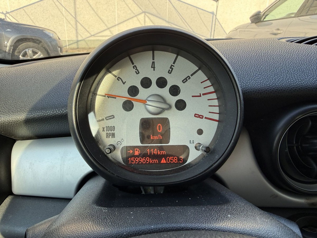 MINI Mini 1.6 16V One (55kW) (5)