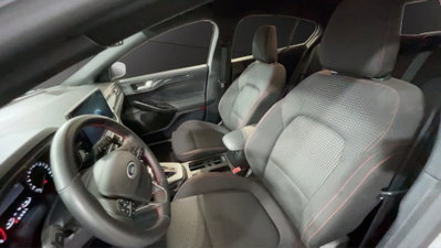 Ford Focus 1.0t ecoboost h ST-Line X 155cv powershift (7)