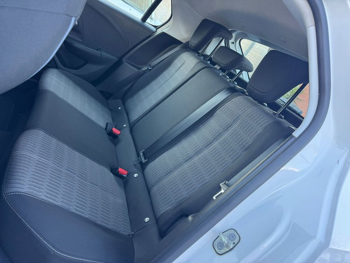 Opel Corsa 1.5 D 100 CV Edition (11)