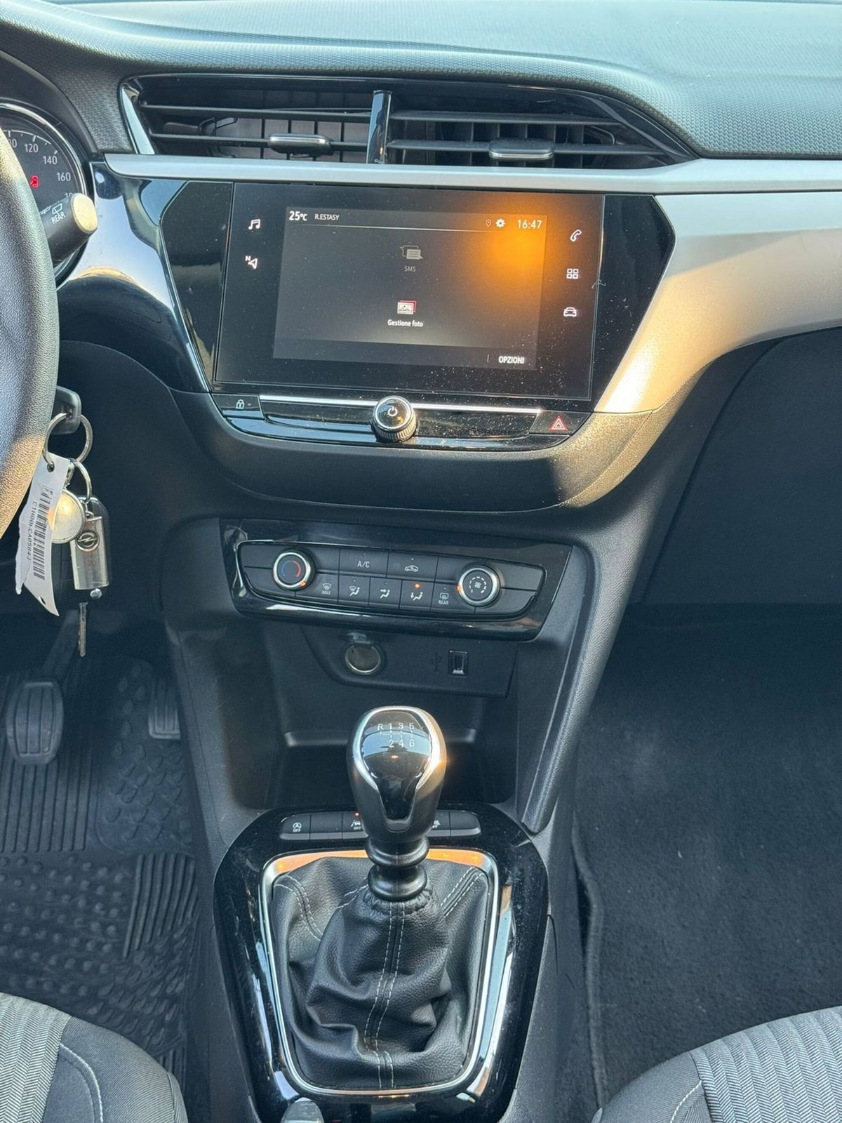 Opel Corsa 1.5 D 100 CV Edition (13)